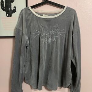 Layla | Fuzzy cat long sleeve